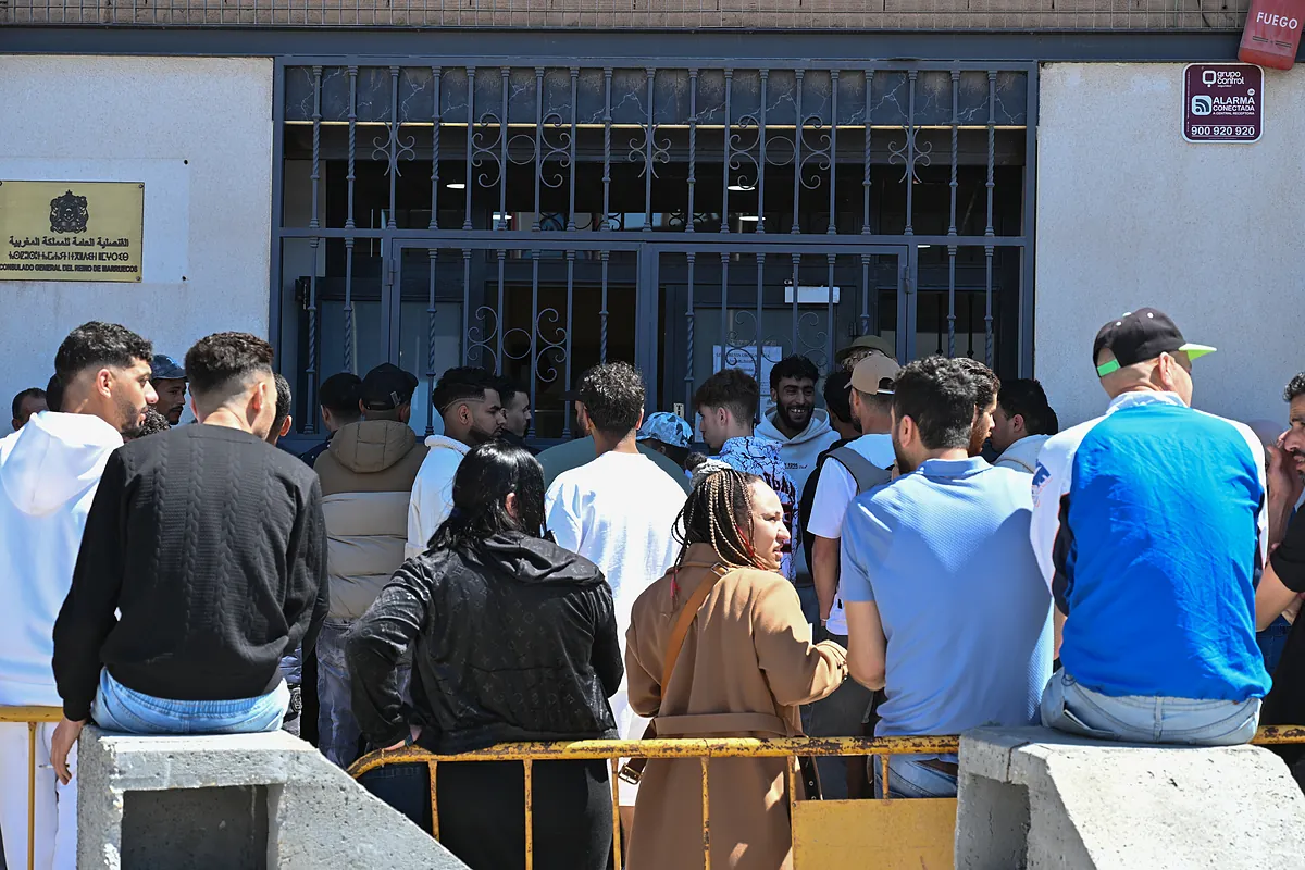 Así es el Real Decreto para regularizar a 500.000 inmigrantes: apoyo institucional, residencia legal con la admisión a trámite y prórrogas sin búsqueda de empleo «si está justificado»