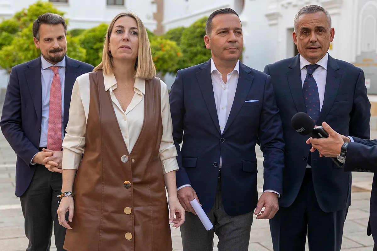 El PSOE dice que con el pacto en Extremadura «quienes ganan son los socios de Orban» y la izquierda alternativa que «sólo va a traer dolor»