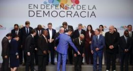 Sánchez se inviste de jefe del «ejército» mundial contra la ultraderecha