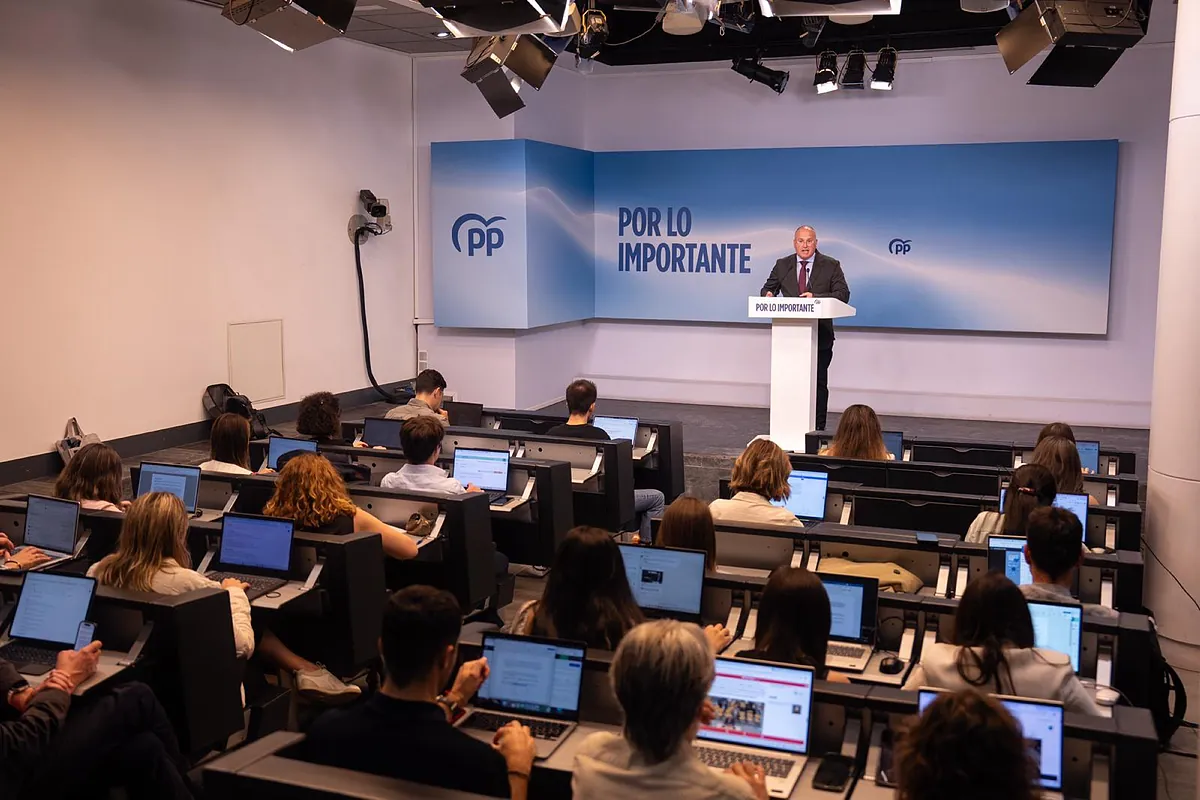 El PP saca pecho por el acuerdo con Vox en Extremadura: «Se puede conseguir una investidura sin amnistiar a delincuentes ni romper el principio de igualdad»