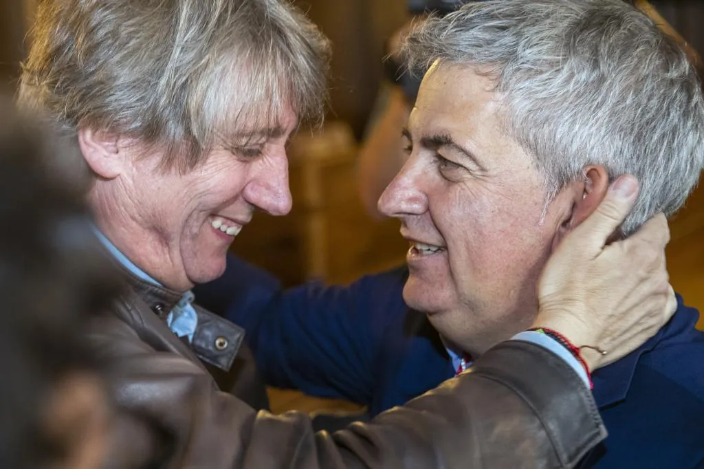 Once concejales del PSOE renuncian para que el 15 de la lista sustituya a Carlos Martínez