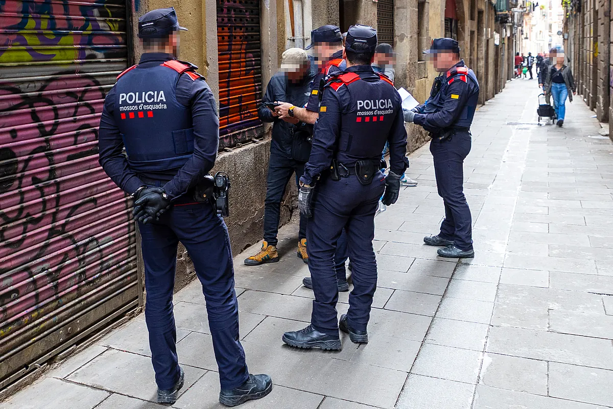 Expulsados más de 35 delincuentes multirreincidentes extranjeros que superaban los 300 antecedentes y actuaban en Barcelona