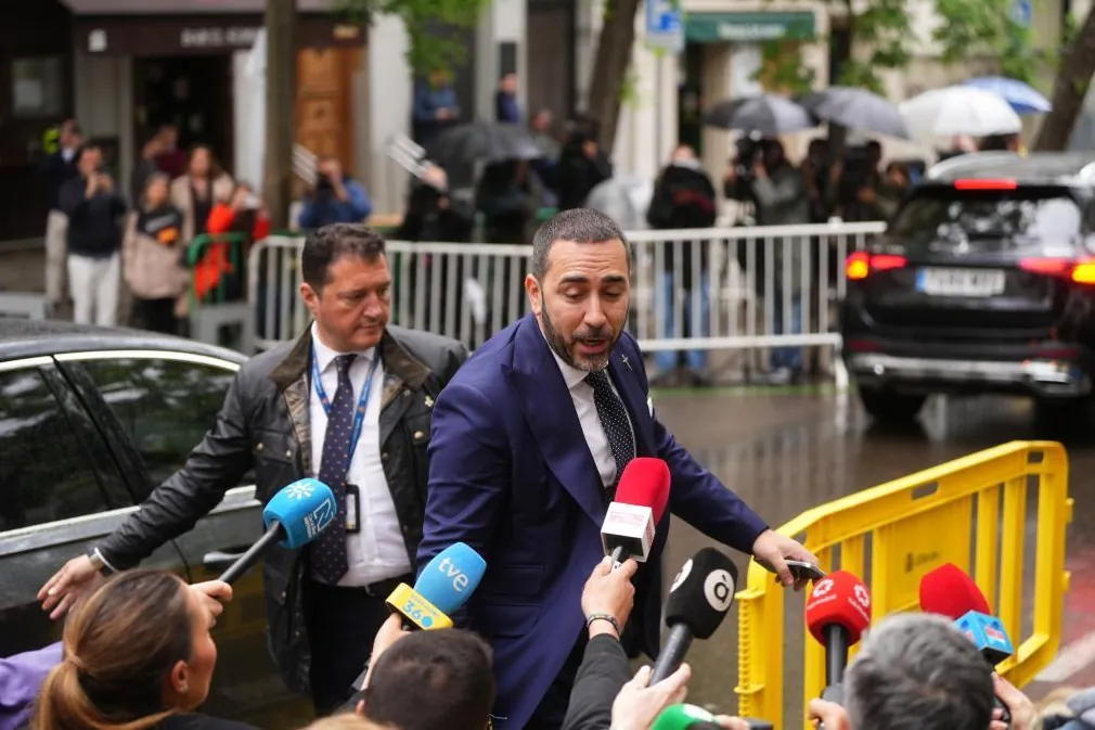 Aldama desnuda a Sánchez