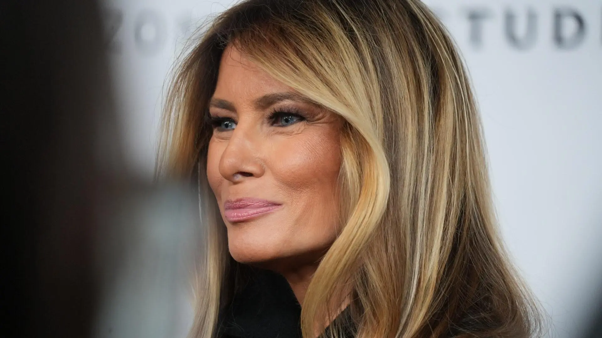 Melania Trump carga contra el humorista Jimmy Kimmel por «difundir odio» y pide acciones a su cadena