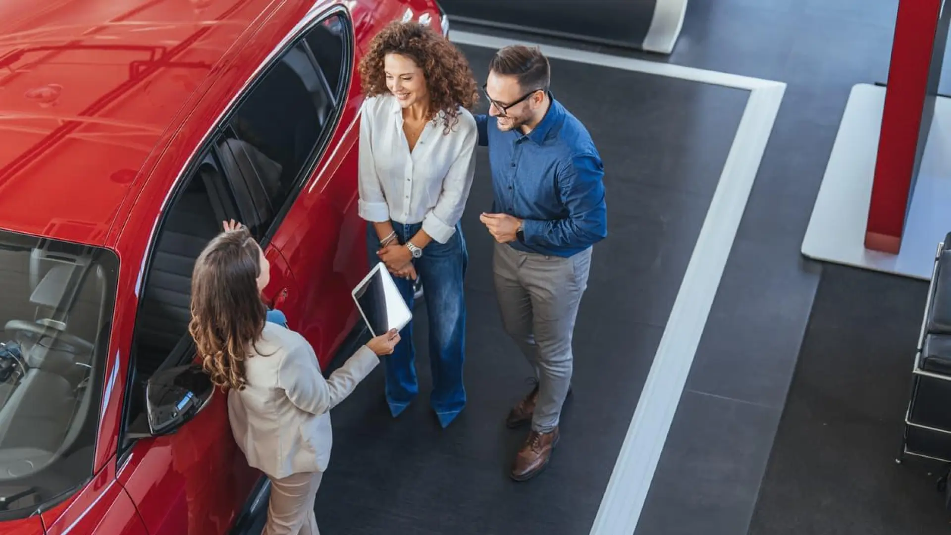 La guerra en Irán acentúa la preocupación de los compradores por los precios del automóvil