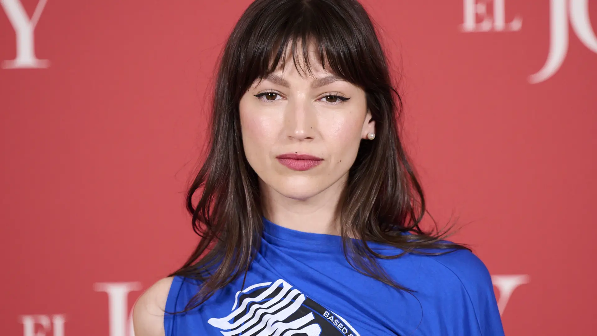 La foto de Úrsula Corberó dando el pecho a su bebé en un coche: «Tanto amor no me cabe»