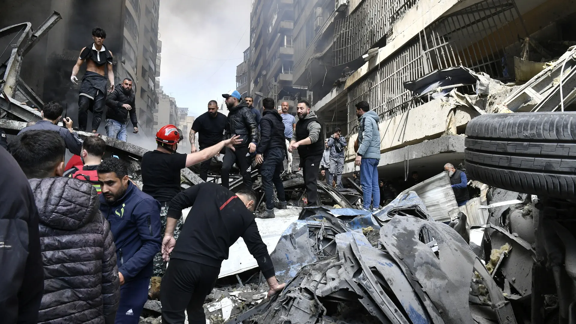 La masacre en Líbano y los recelos nucleares estrangulan una tregua nacida frágil por la «profunda desconfianza» entre EE UU e Irán