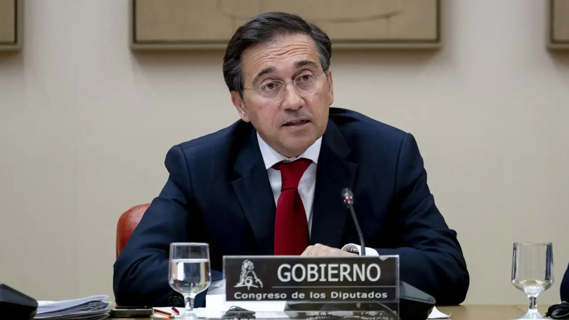 Albares insta a la UE a atender la petición de Sánchez de suspender el acuerdo con Israel: «Europa no puede tener dobles estándares»