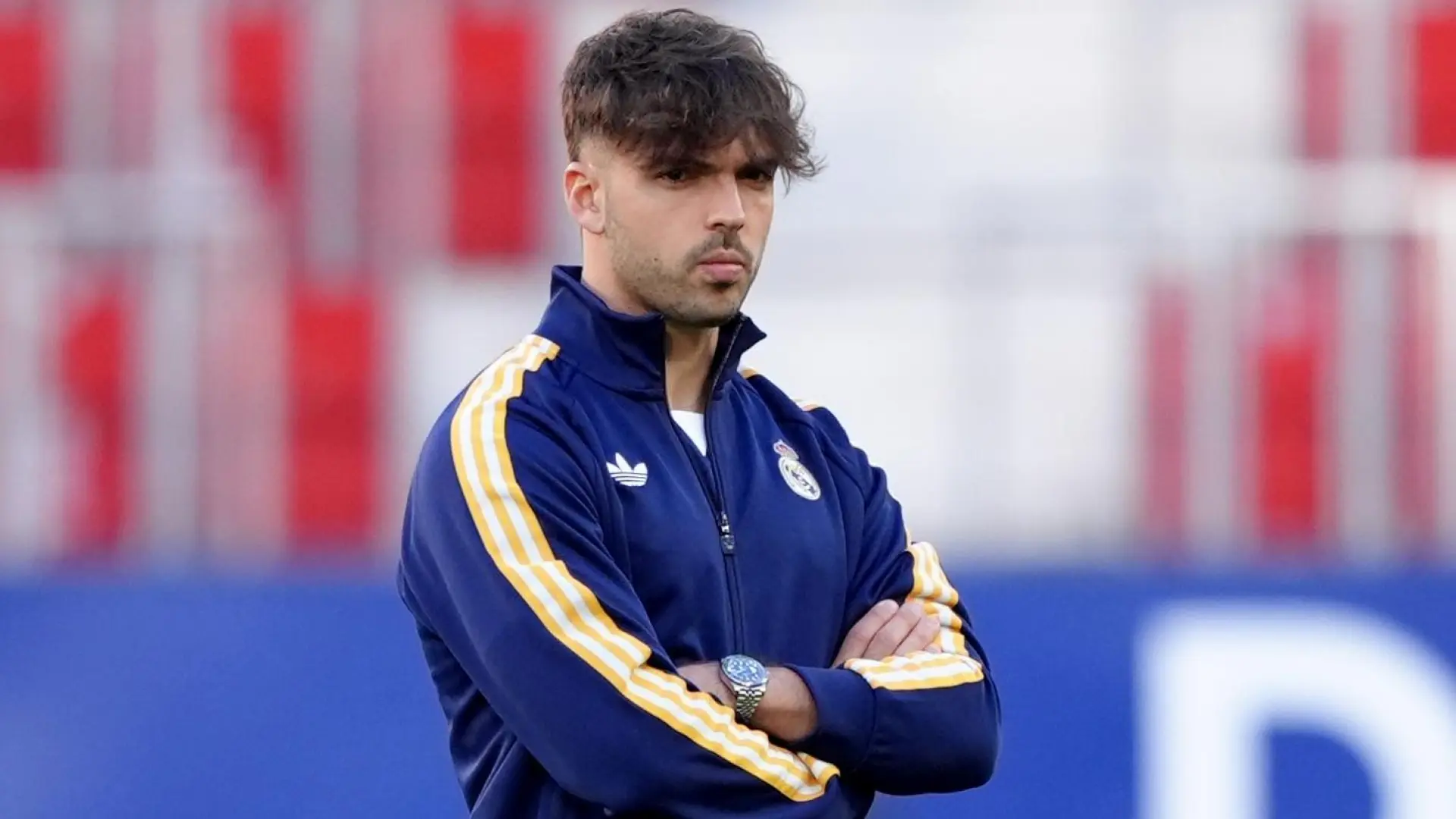 Enfado de Raúl Asencio con la prensa por querer enfrentarle a Arbeloa: «No entiendo las vueltas que le dais a las cosas»