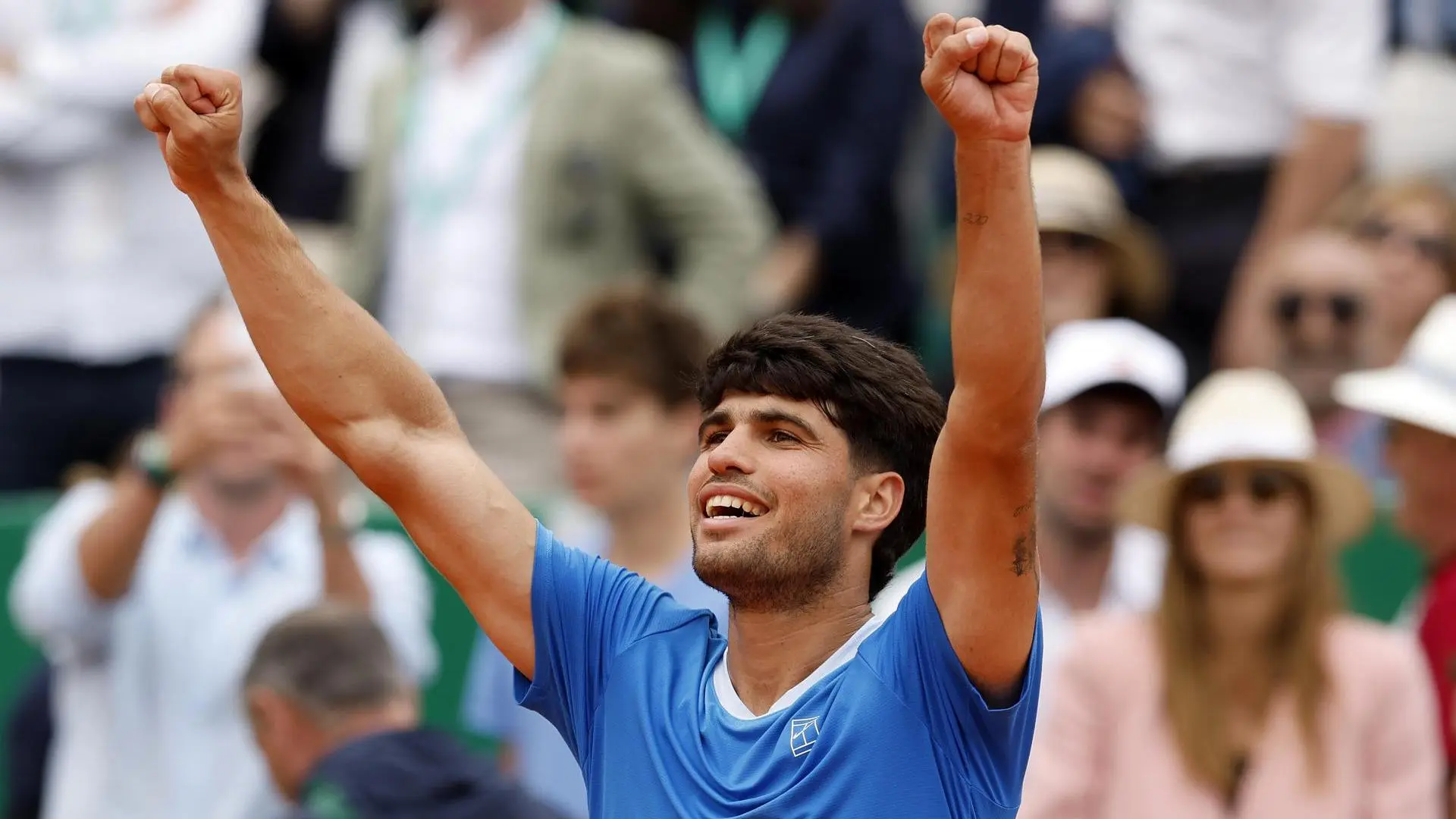 Aplastante victoria 300 de Carlos Alcaraz ante Bublik para avanzar a semifinales en Montecarlo