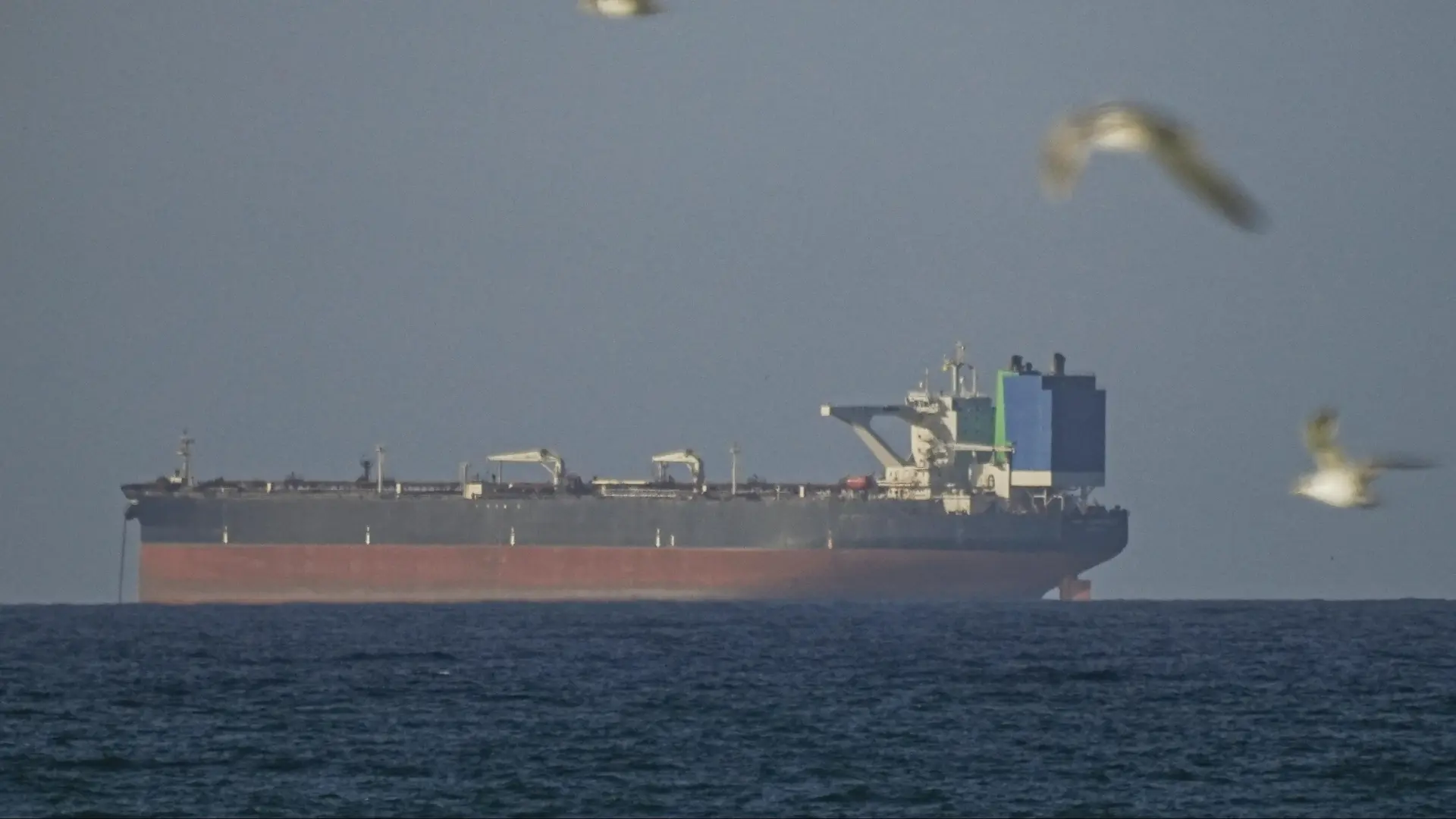 Guerra en Irán, en directo | Irán advierte que los buques que se acerquen al estrecho de Ormuz violan el alto el fuego