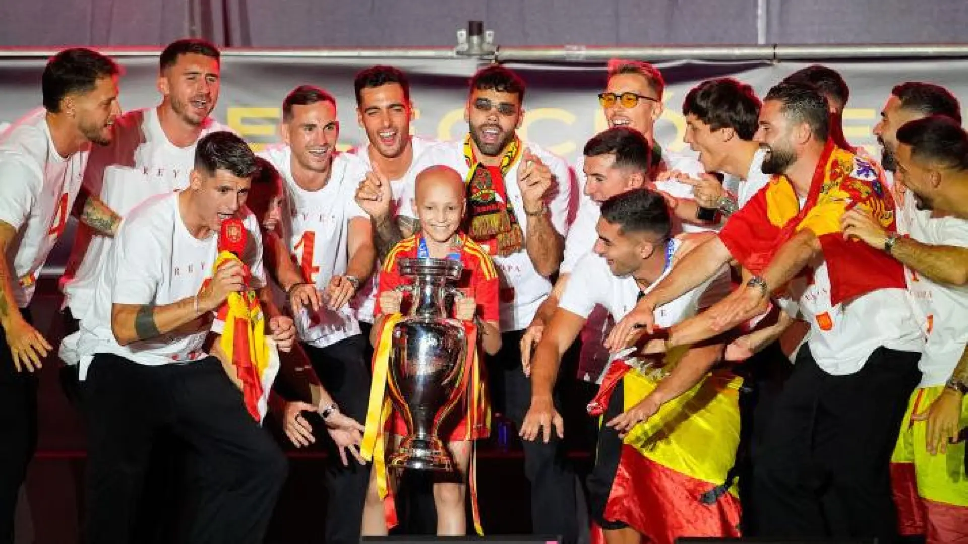 El mundo del fútbol llora la muerte de María Caamaño, la niña que levantó la EURO 2024: «Gracias por haberme cruzado en tu camino»