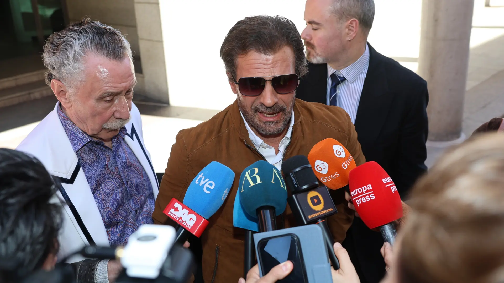 Rodolfo Sancho, al salir de su juicio con Silvia Bronchalo: «Si hubiese querido vejarla, le hubiera dicho algo como 'loca de mierda»