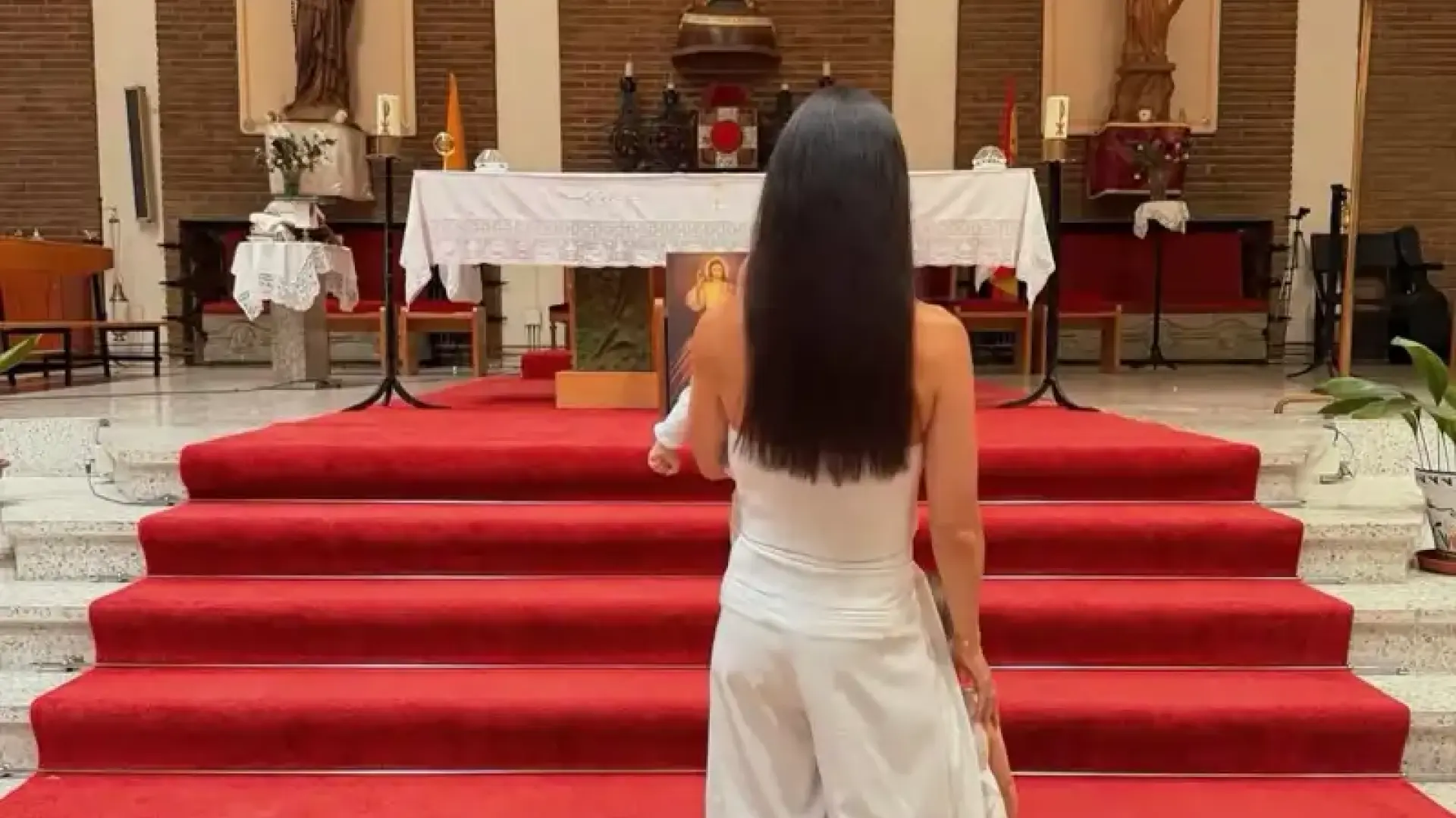 Cristina Pedroche sorprende con el bautizo de su segundo hijo: «Dos años después, el mismo ritual»