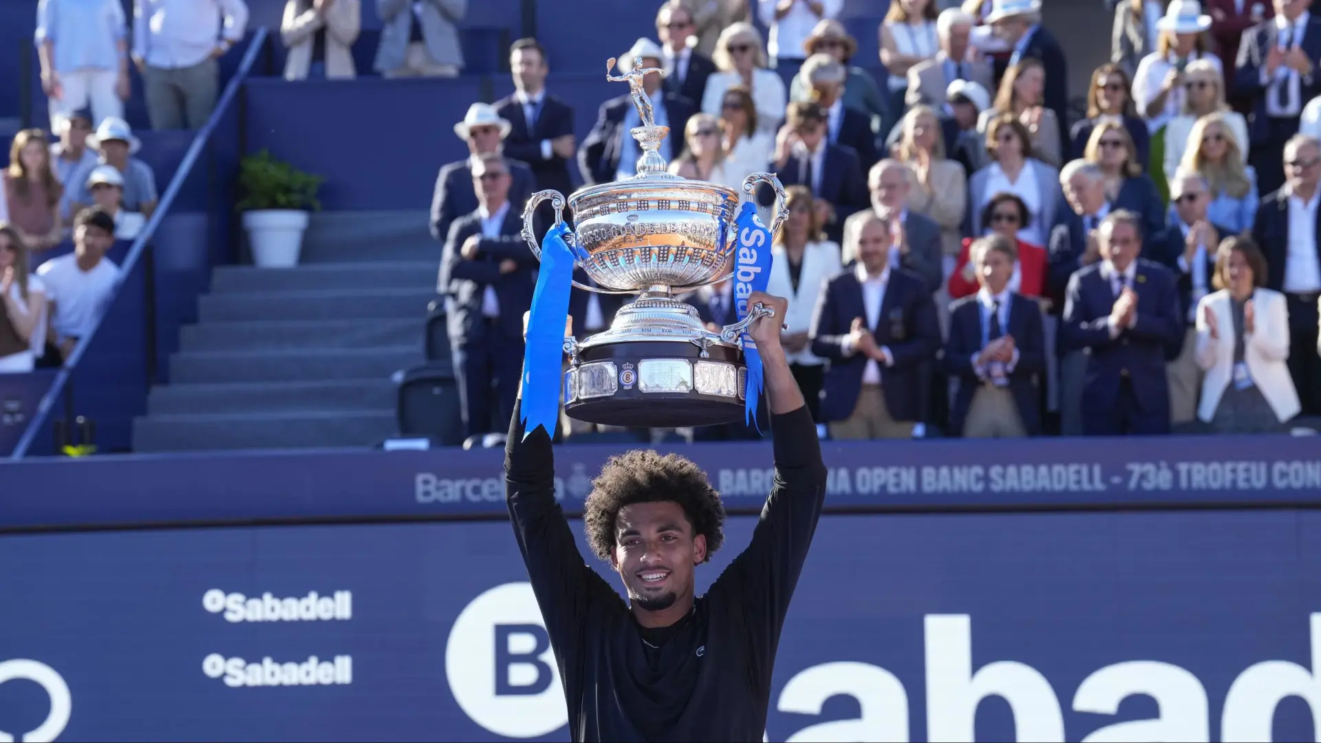 Arthur Fils conquista el Conde de Godó tras vencer sin sudar a Andrey Rublev en la final