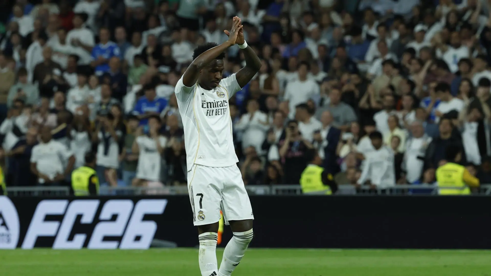 Los señalados por el Bernabéu tras la Champions: pitos a Vinícius, Camavinga y Mbappé