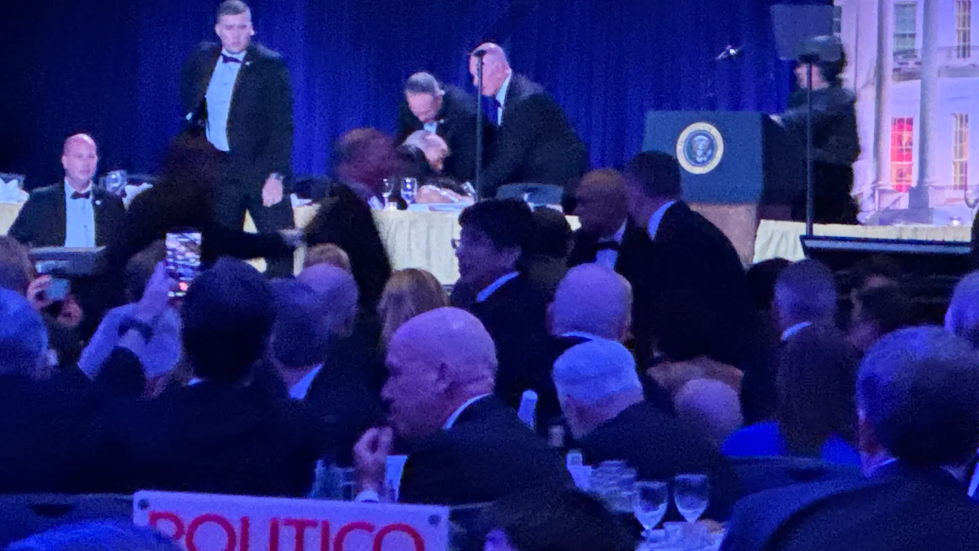 Última hora de Donald Trump tras un tiroteo en la cena de corresponsales, en directo | El tirador llevaba varias armas y ha disparado entre cinco y ocho veces
