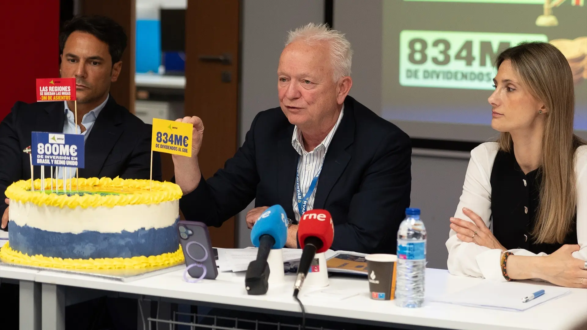 Ryanair prevé nuevos recortes en España por la subida de tasas de Aena y la escasez de combustible