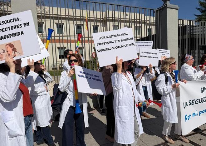 Los médicos inspectores de la Seguridad Social, sobre los retrasos de las bajas: «El sistema está colapsado y la situación no deja de empeorar»