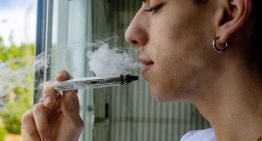 La Comisión de Sanidad aprueba limitar la venta de vapeadores y bolsas de nicotina a canales autorizados