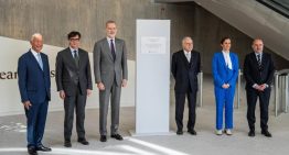 Inaugurado el CaixaResearch Institute, el primer centro sobre inmunología del sur de Europa: «Es uno de los grandes retos de la biomedicina actual»