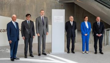 Inaugurado el CaixaResearch Institute, el primer centro sobre inmunología del sur de Europa: «Es uno de los grandes retos de la biomedicina actual»