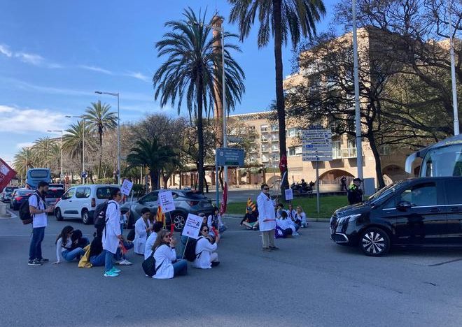 La nueva reunión entre Sanidad y los sindicatos médicos acaba sin acuerdo: las dos partes seguirán negociando