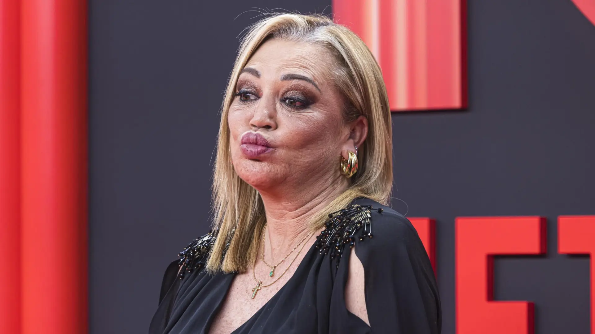 Belén Esteban, pletórica y rodeada de artistas en el segundo concierto de Rosalía en Barcelona: «¡Visca Catalunya y viva España»