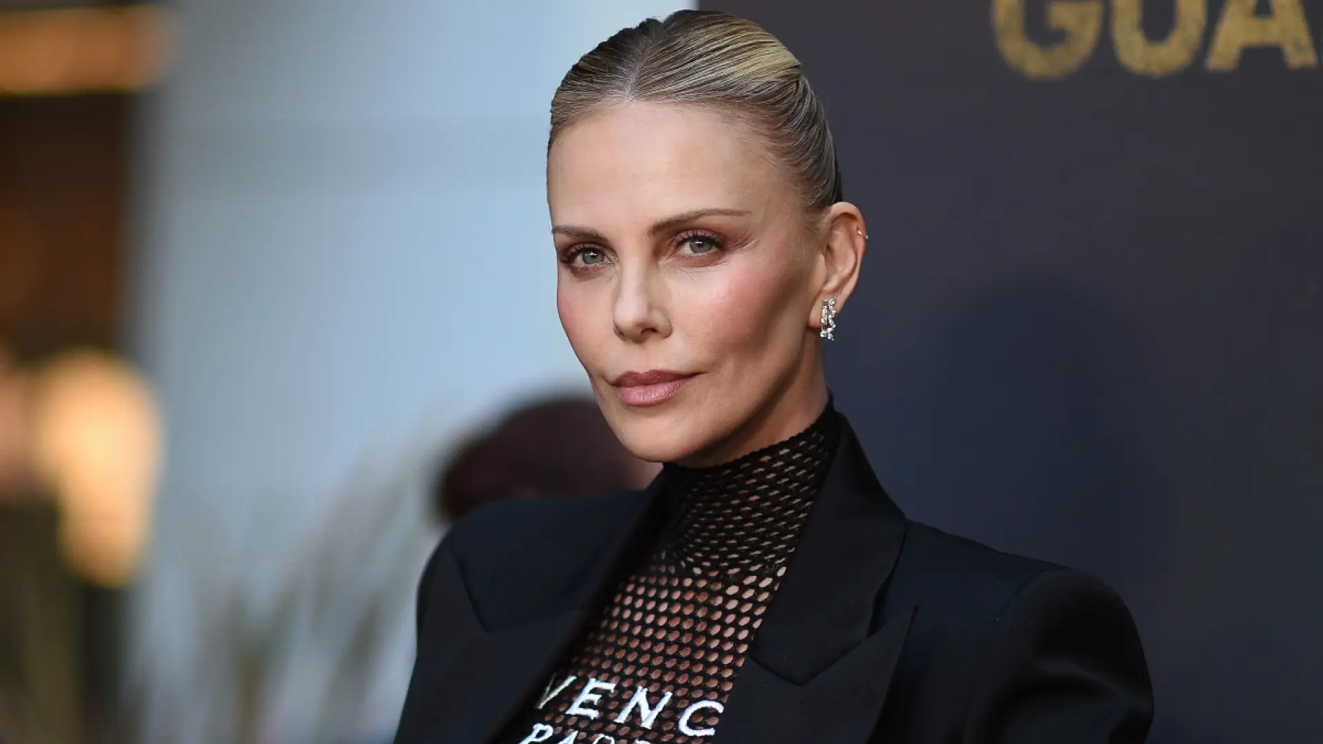 Charlize Theron recuerda la noche en la que su madre mató a su padre en defensa propia: «Sabía que algo malo iba a pasar»