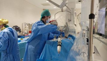 Sant Pau, primer hospital de Catalunya en recambiar la válvula mitral del corazón con una cirugía mínimamente invasiva