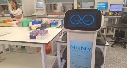 El Hospital de Can Ruti prueba un sistema robotizado para trasladar muestras biológicas