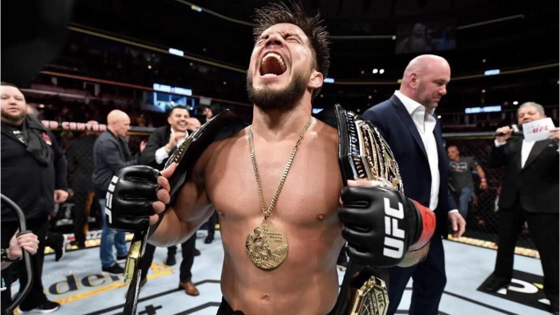 Henry Cejudo, excampeón de UFC: «Que Gaethje derrote a Topuria sería más grande que una victoria de Strickland ante Adesanya»