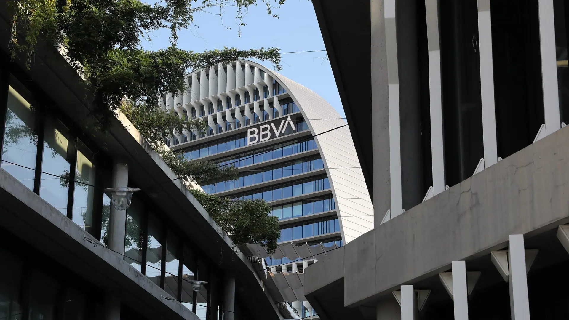 BBVA roza los 3.000 millones de beneficio hasta marzo y lanza una recompra de acciones de 1.460 millones