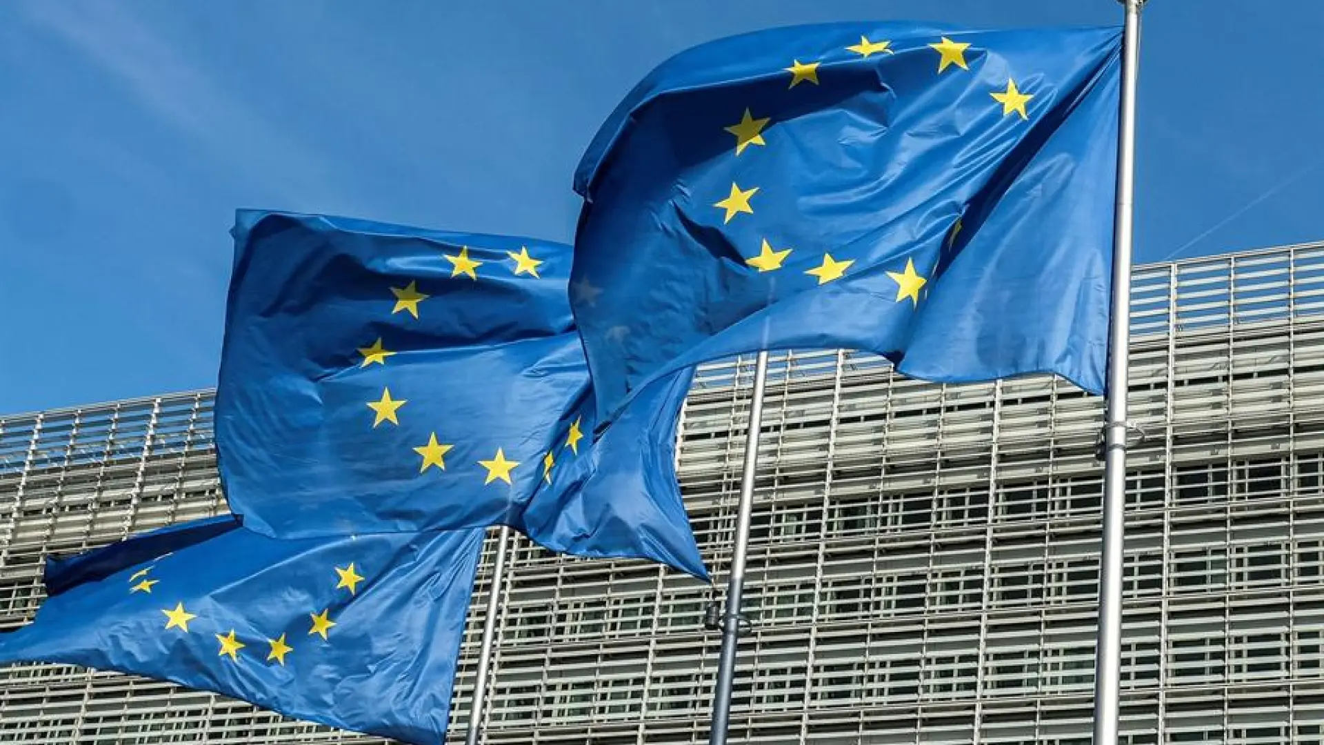 La CECA critica que el modelo regulatorio en Europa pone trabas a la banca para operar en varios países