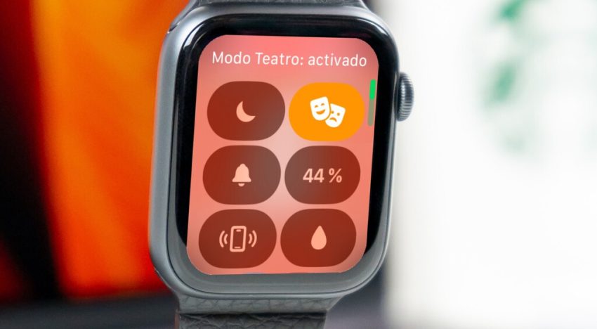 Harto de cargar cada día el Apple Watch, he visto un método que inventó la propia Apple: el modo teatro