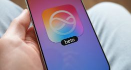Han hecho falta dos años para reconstruir Siri. La paradoja es que llegará en fase beta y con un botón para volver a la versión antigua