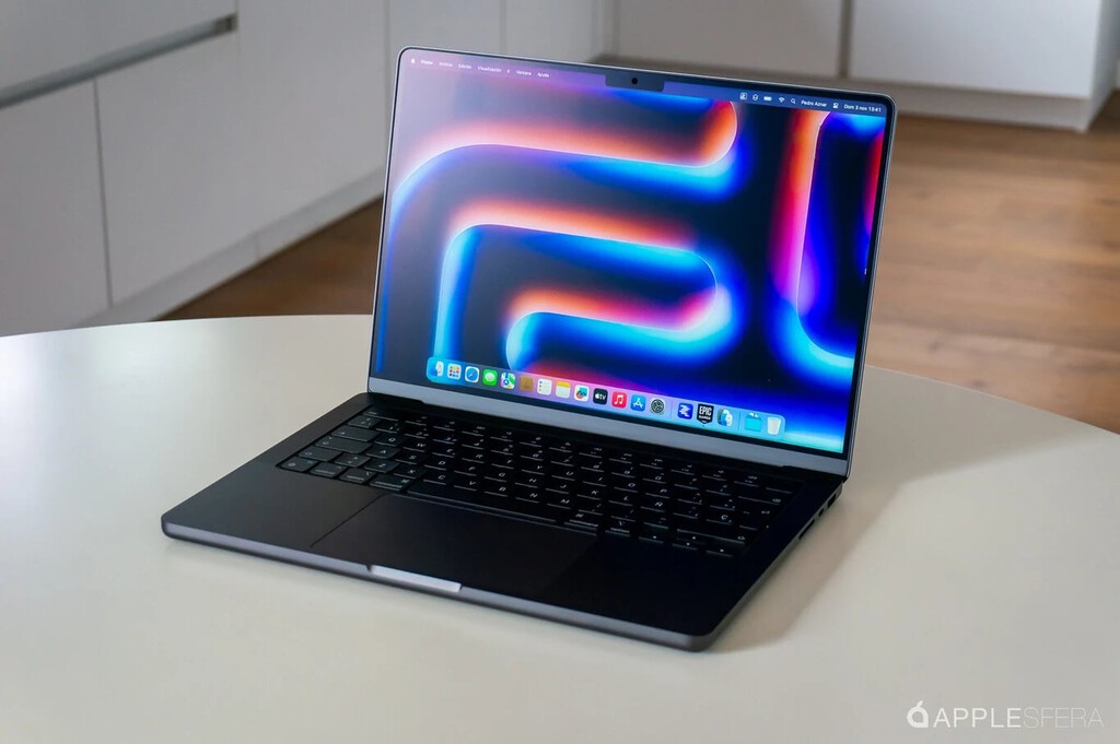 La pantalla OLED del próximo MacBook Pro estaba siendo un dolor de cabeza. Samsung ha conseguido sacar las castañas del fuego 