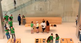 La reforma de Passeig de Gràcia acaba con las «plazas públicas». El producto vuelve al centro, como dictaba Steve Jobs