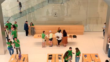La reforma de Passeig de Gràcia acaba con las «plazas públicas». El producto vuelve al centro, como dictaba Steve Jobs