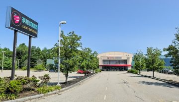 Llamarse Apple Cinemas y abrir al lado del Apple Park parecía una buena idea. Los abogados acaban de forzarles a buscar un pacto urgente