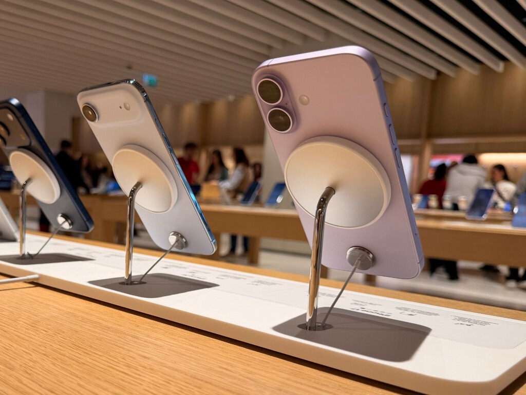 El iPhone 17 ya es el más vendido de la historia. Al iPhone 18 le toca intentar superarlo llegando tarde y con los recortes a la vista