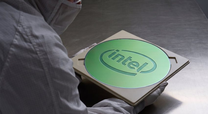 Apple e Intel preparan un acuerdo histórico para fabricar los futuros procesadores del iPhone y el Mac, según el WSJ