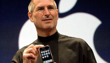 Un par de céntimos de diferencia y un «no» a Steve Jobs. El día que Intel dejó escapar el iPhone por no creer en su éxito