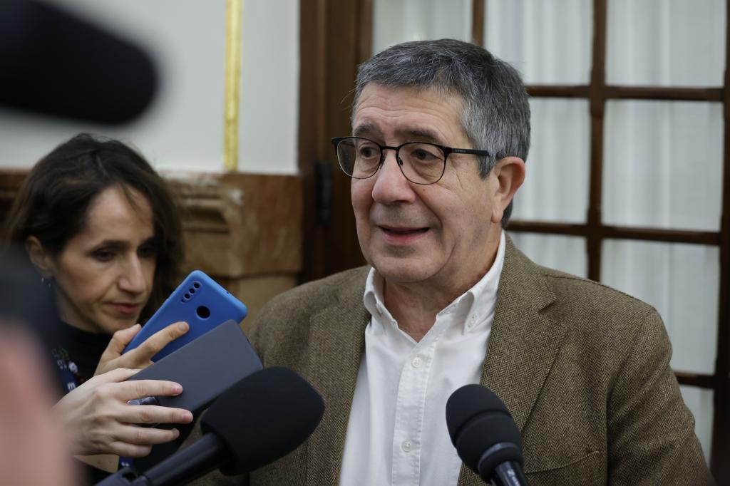 Patxi López, este jueves, en los pasillos del Congreso de los Diputados.