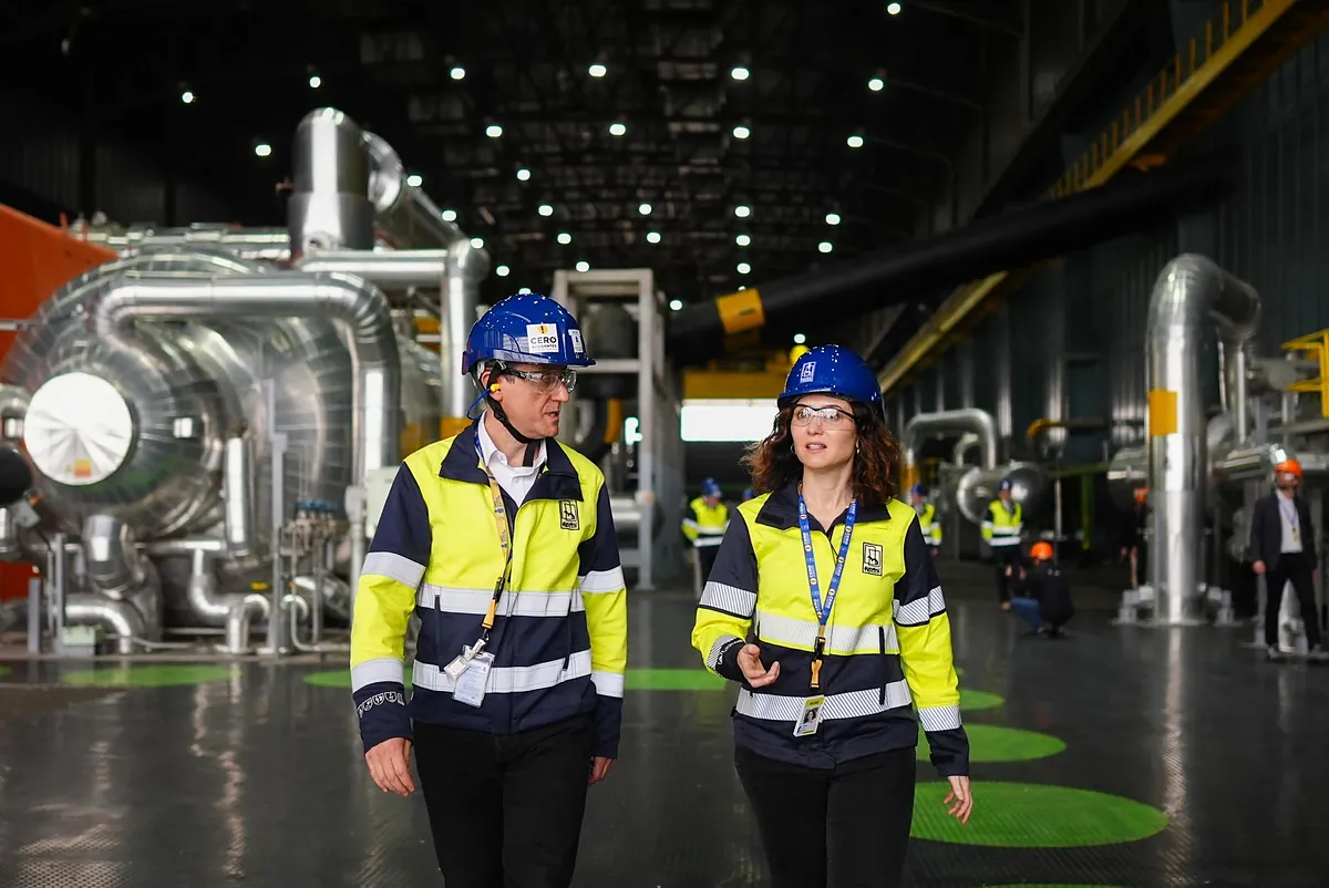 Ayuso busca energía en el subsuelo: Madrid explora viejos pozos petrolíferos de los 80 para generar electricidad con aire caliente