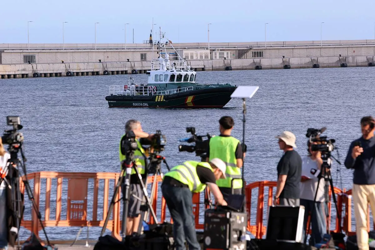 Desembarco del MV Hondius bajo alta tensión política en Tenerife:  se realizará sin autorización de Clavijo tras negarse a que permanezca  el barco más de 12 horas