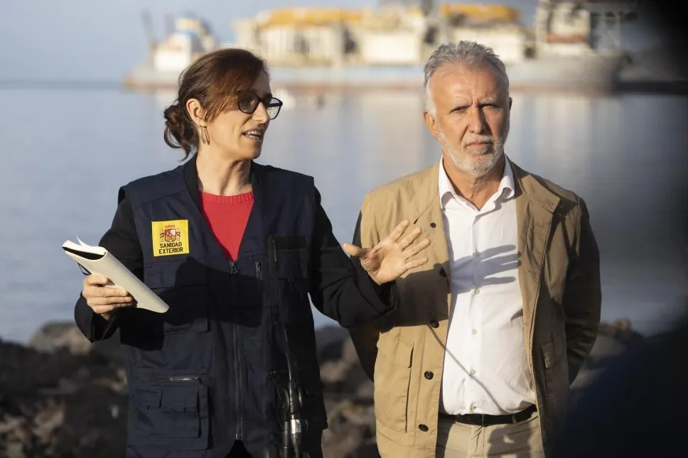 El Cabildo de Tenerife afea la «unilateralidad» del Gobierno central, «soberbio» en su gestión del barco del hantavirus