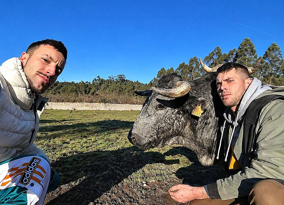 La lucha de David para salvar al toro bravo 'Rayo': «Si me lo quitan, me destrozan, lo crie yo con biberones»