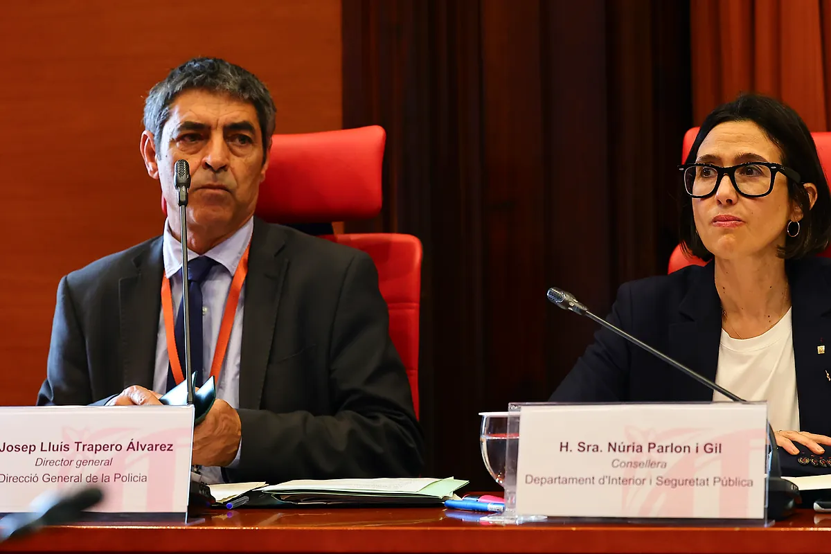 Interior admite el «error» en la infiltración de dos 'mossos' en una asamblea docente y abre una investigación, pero los socios de Illa piden el cese de Trapero