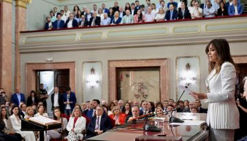 Rebeca Pérez es investida como nueva alcaldesa de Murcia y se convierte en la primera mujer regidora en la historia de la ciudad
